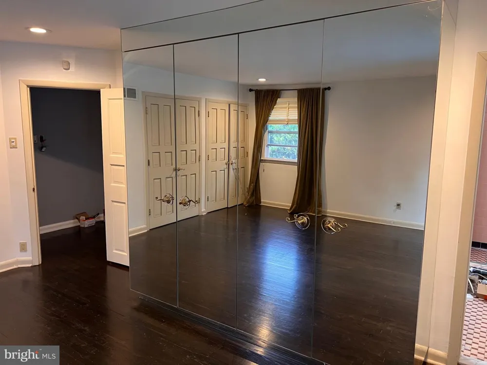 1868 PINE ROAD Huntingdon Valley, PA 19006