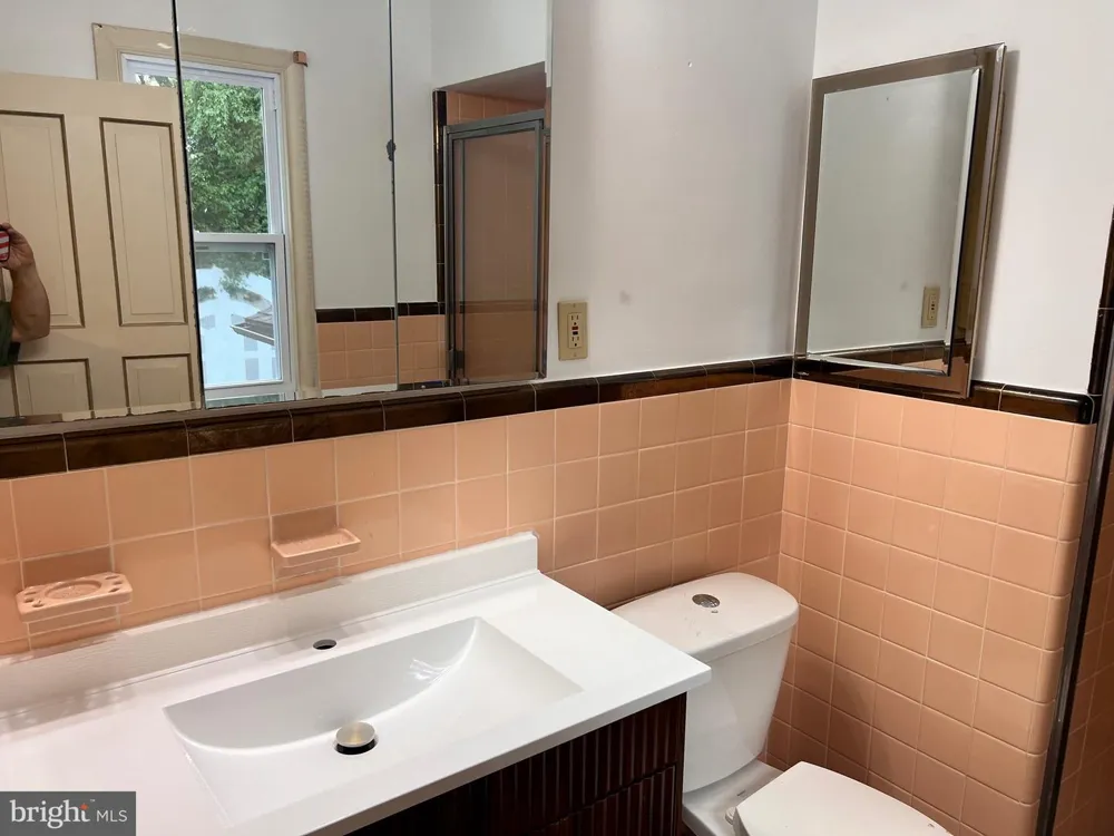 1868 PINE ROAD Huntingdon Valley, PA 19006