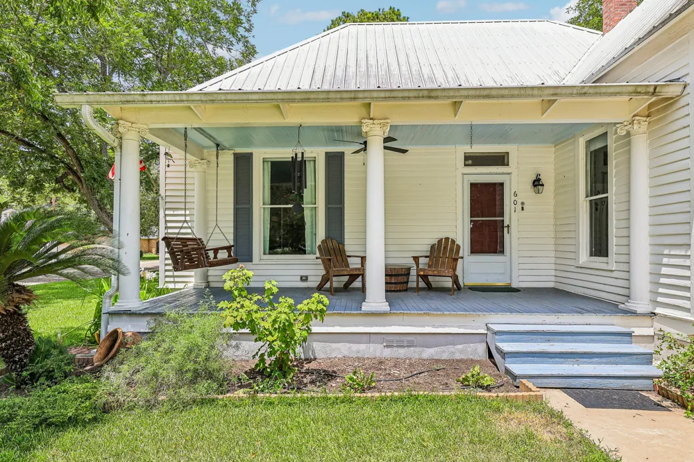 601 Garwood Street Smithville, TX 78957