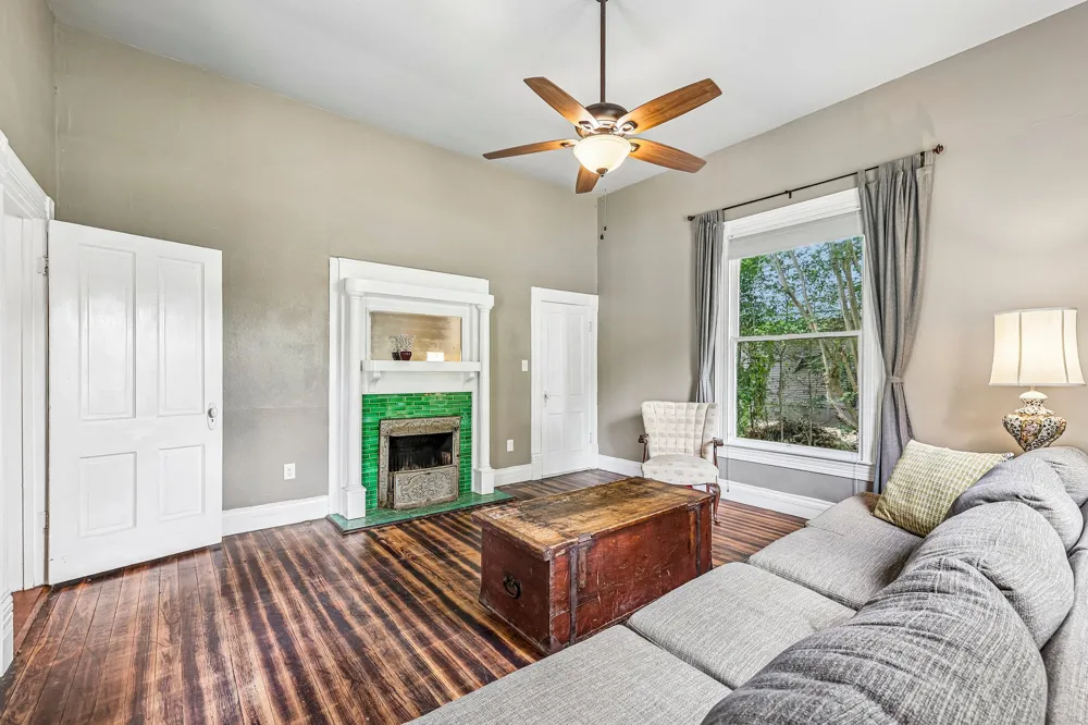 601 Garwood Street Smithville, TX 78957
