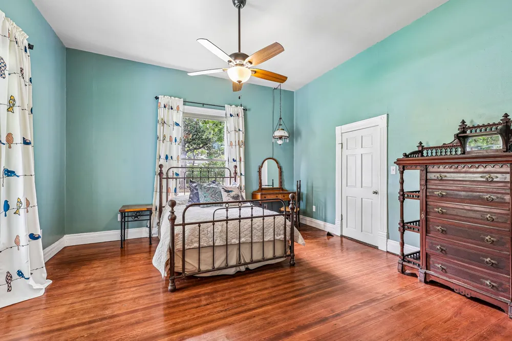 601 Garwood Street Smithville, TX 78957