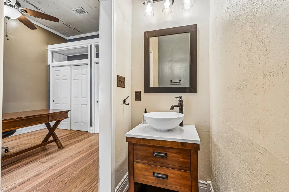 601 Garwood Street Smithville, TX 78957