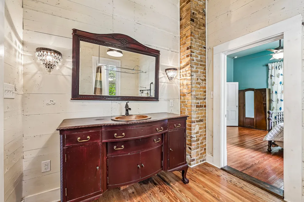 601 Garwood Street Smithville, TX 78957