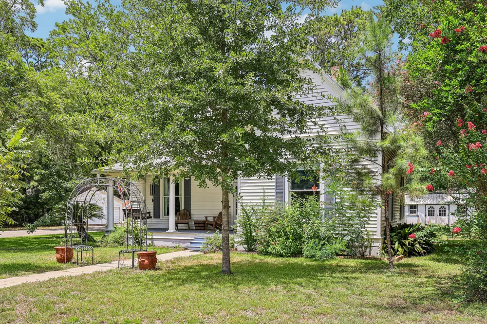 601 Garwood Street Smithville, TX 78957