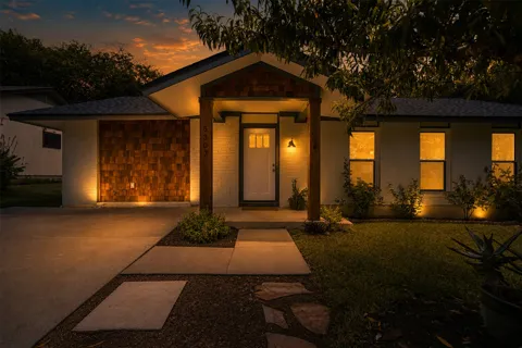 5307 King Henry Drive