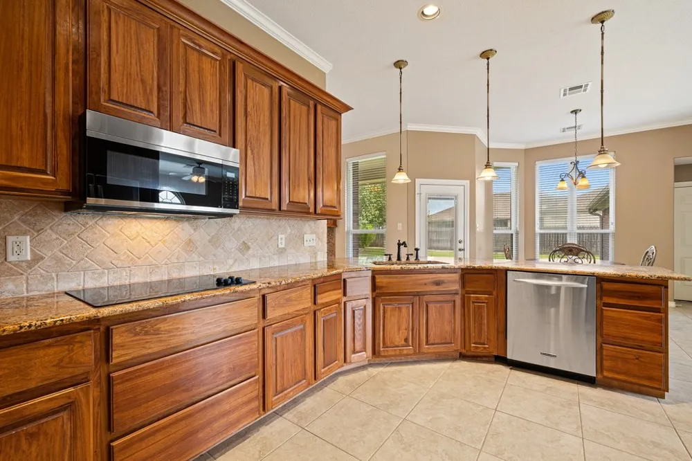 100 Davis Court Thorndale, TX 76577