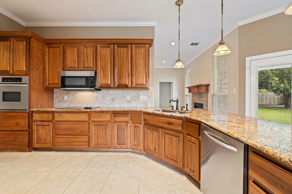 100 Davis Court Thorndale, TX 76577