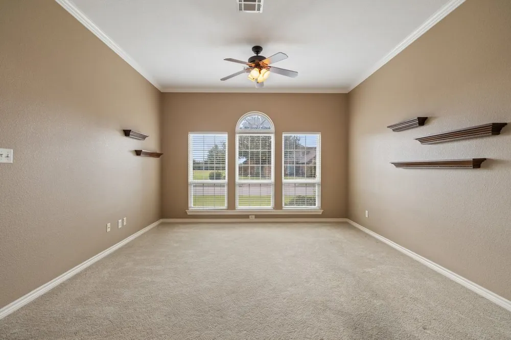100 Davis Court Thorndale, TX 76577