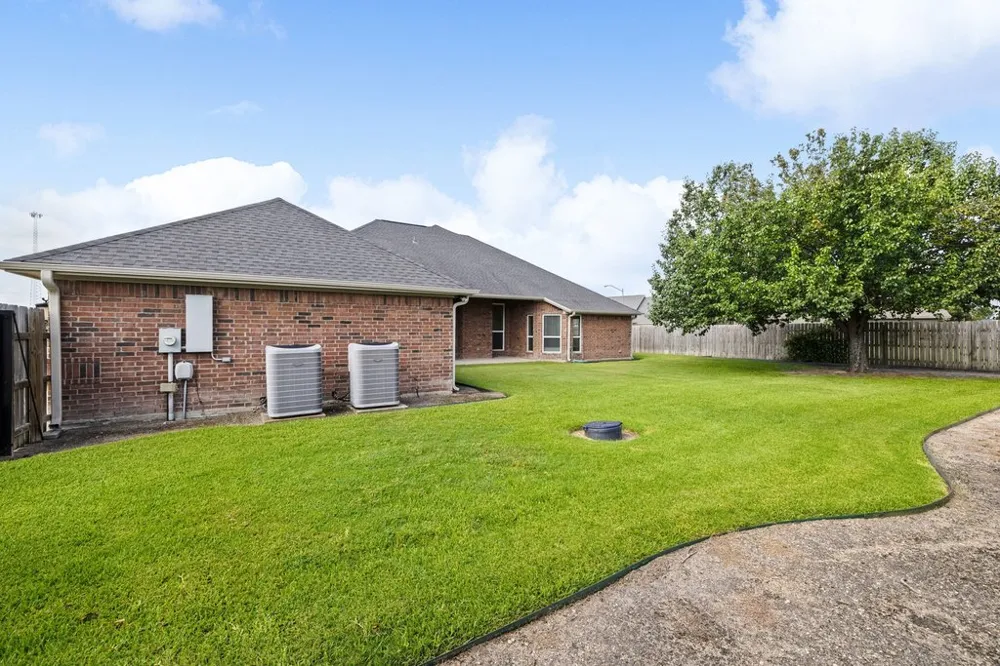 100 Davis Court Thorndale, TX 76577