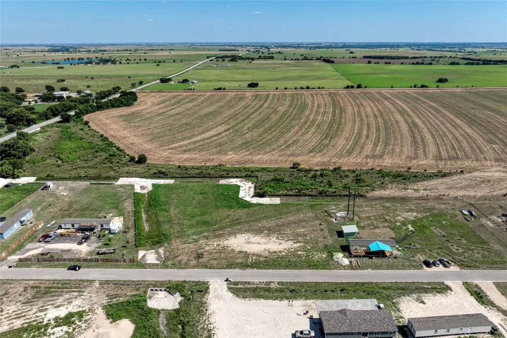 1041 Saltgrass Drive Salado, TX 76571