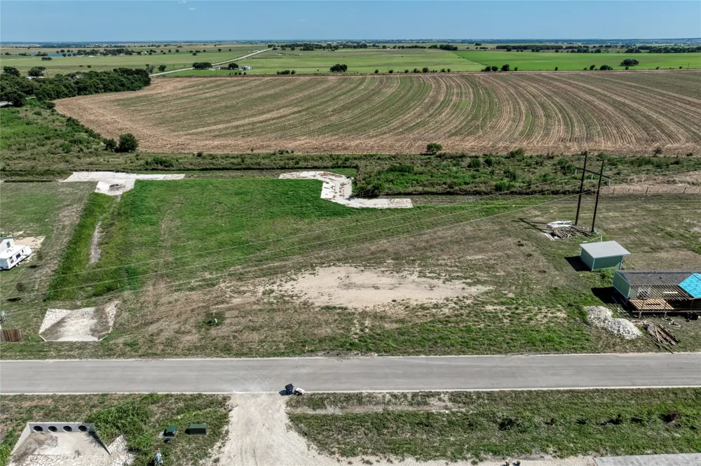 1041 Saltgrass Drive Salado, TX 76571