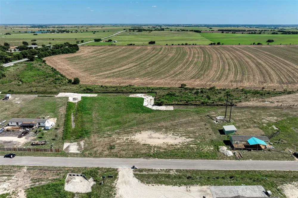 1041 Saltgrass Drive Salado, TX 76571