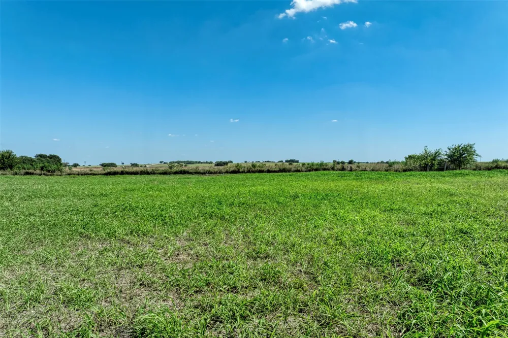 1041 Saltgrass Drive Salado, TX 76571