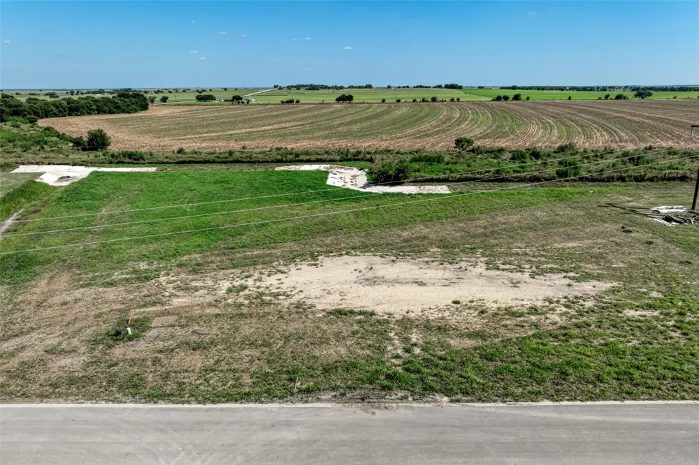 1041 Saltgrass Drive Salado, TX 76571