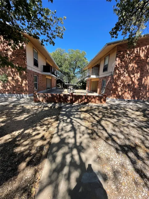 210 N Vanderveer Street #7