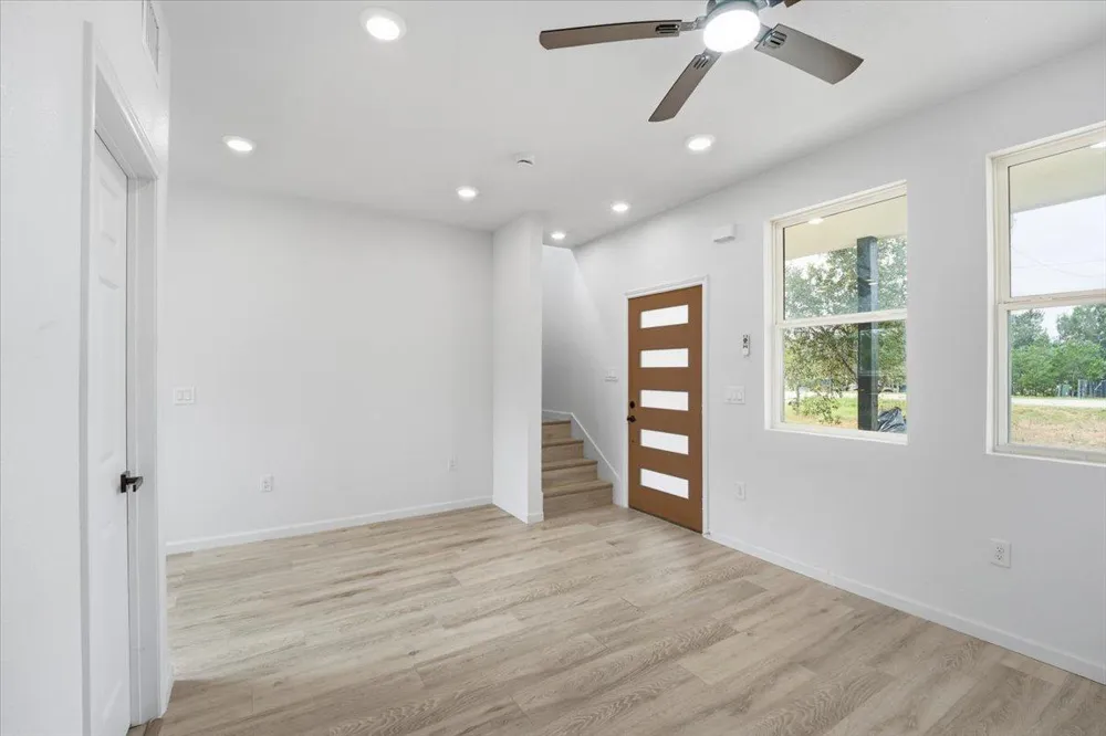 140 Lobo Lane Cedar Creek, TX 78612
