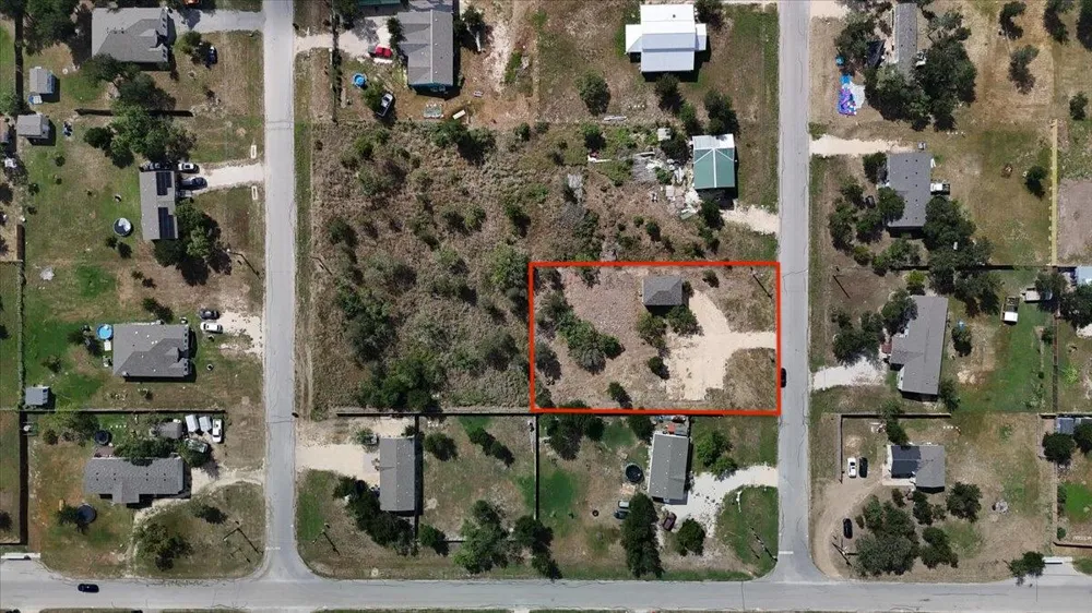 140 Lobo Lane Cedar Creek, TX 78612