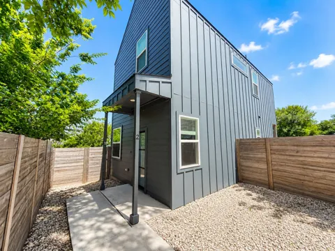 1212 Lily Terrace #2