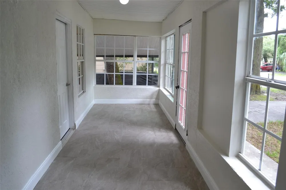 8210 KLONDYKE STREET Tampa, FL 33604