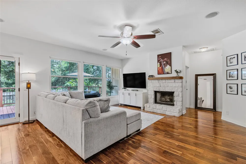 9131 Edwardson Lane Austin, TX 78749