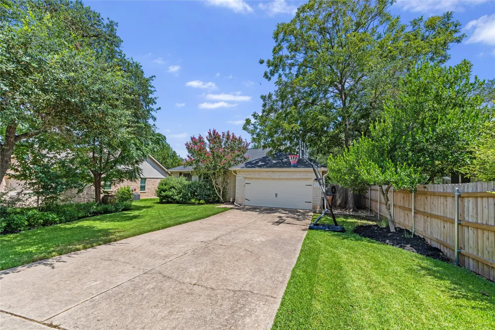 9131 Edwardson Lane Austin, TX 78749