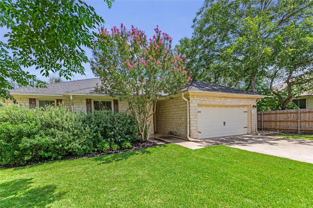 9131 Edwardson Lane Austin, TX 78749