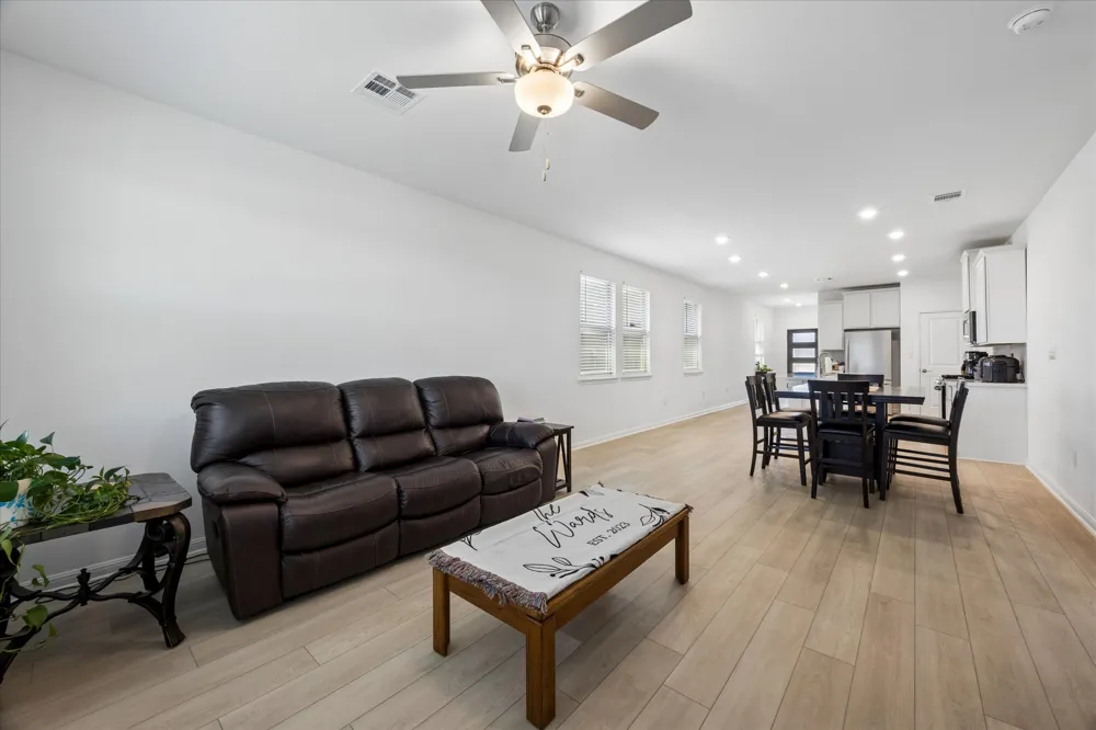 685 Papaya Drive Buda, TX 78610