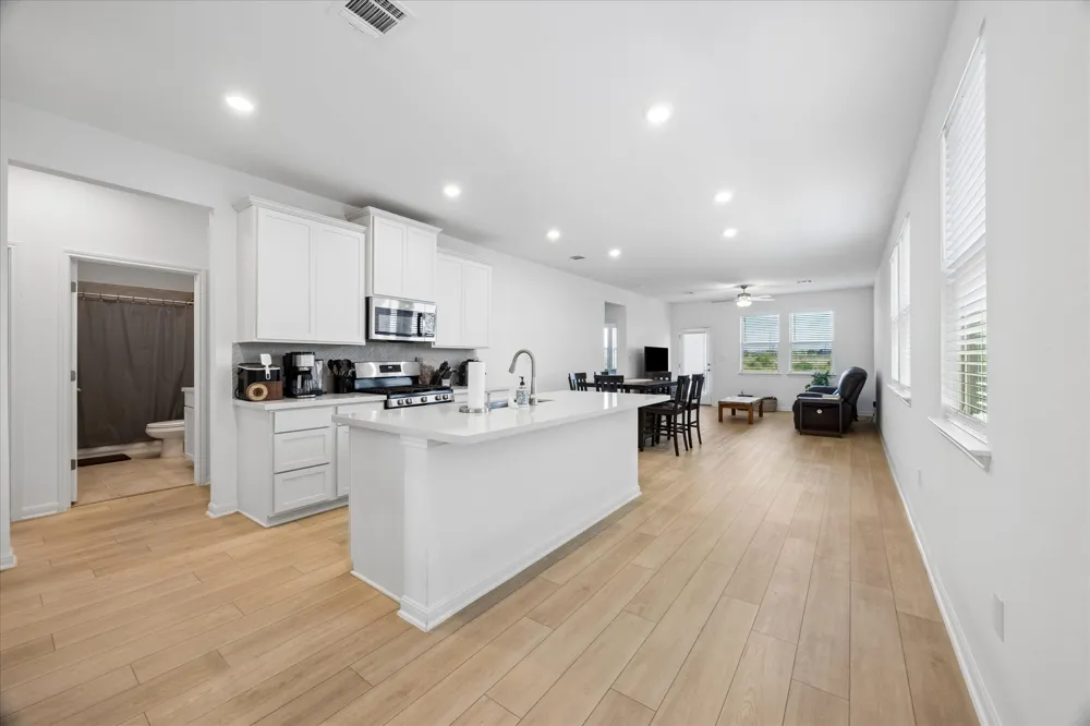 685 Papaya Drive Buda, TX 78610