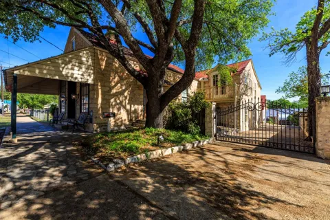 412 E E. Main Street