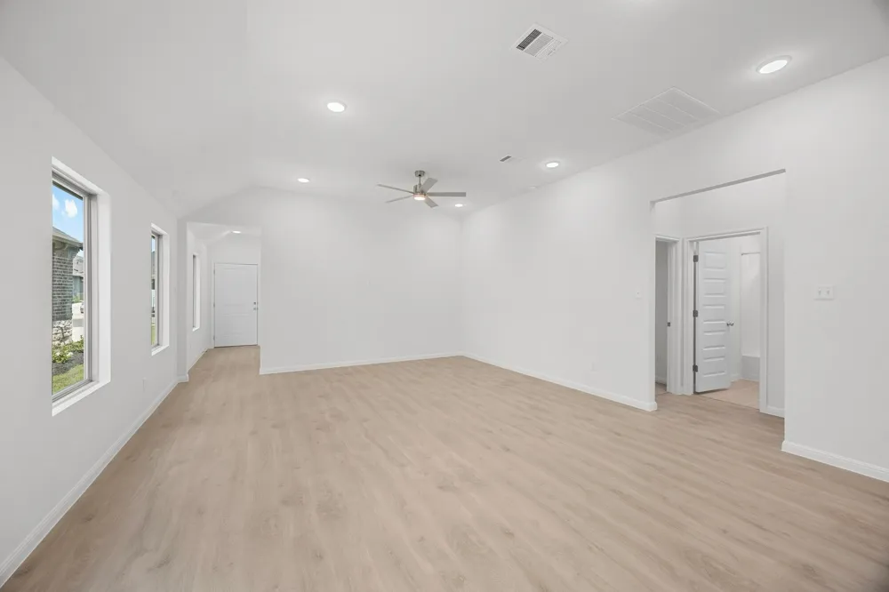 211 Hornet Street Elgin, TX 78621