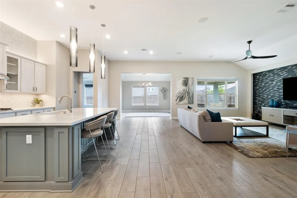 1012 Quarry Point Pass Leander, TX 78641