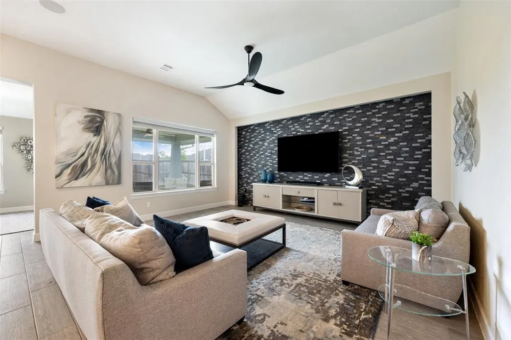 1012 Quarry Point Pass Leander, TX 78641