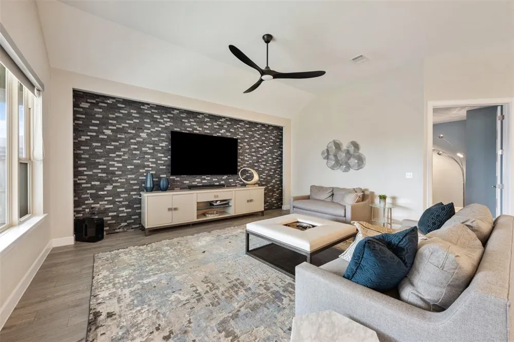 1012 Quarry Point Pass Leander, TX 78641