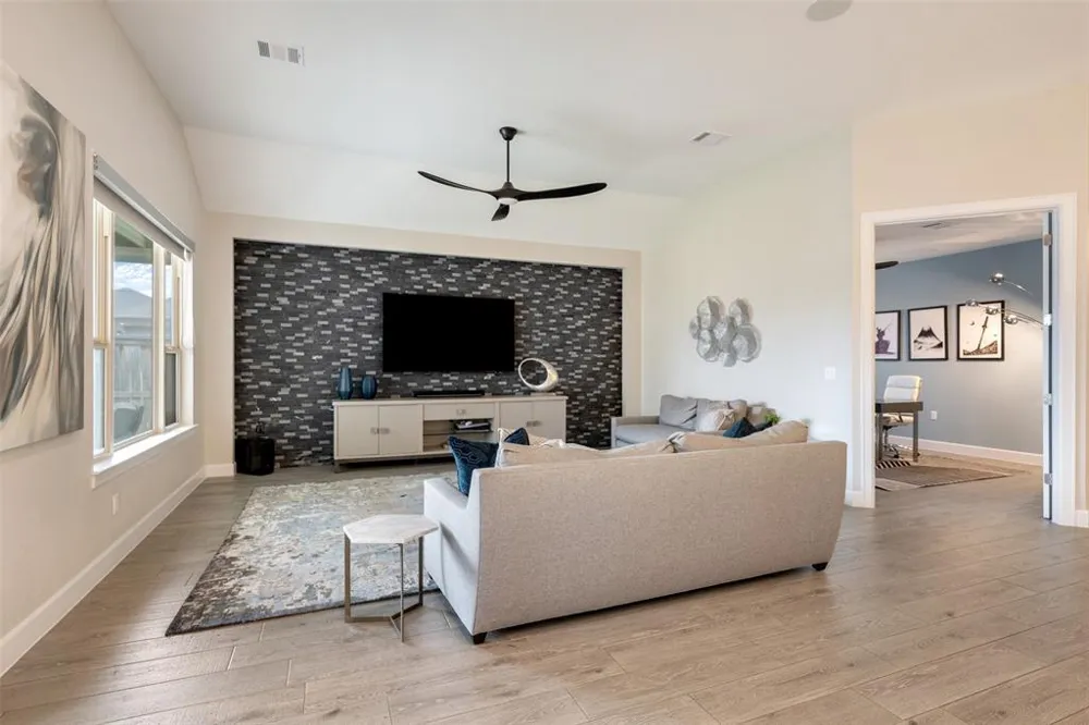 1012 Quarry Point Pass Leander, TX 78641