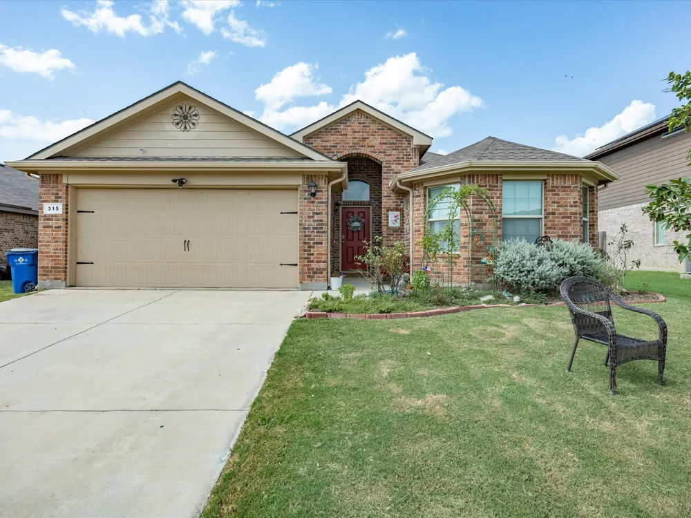 315 Preakness Lane Ponder, TX 76259