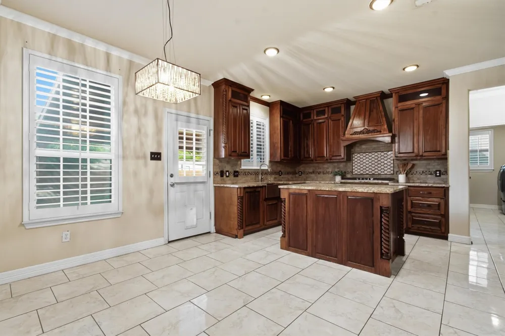 113 Scarlet Oak Cove Kyle, TX 78640