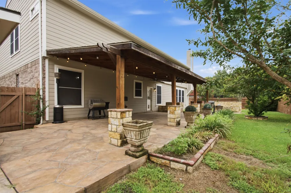 113 Scarlet Oak Cove Kyle, TX 78640