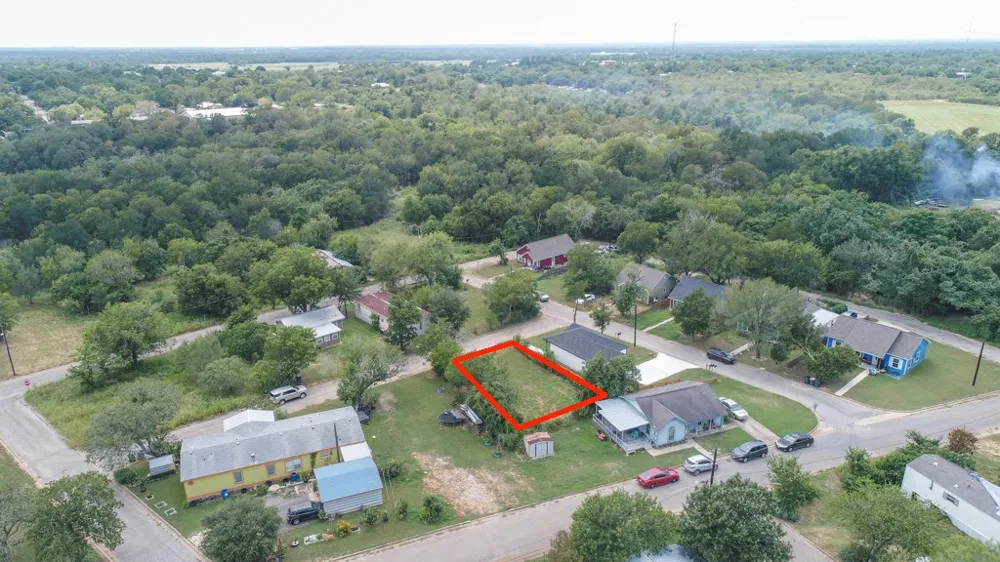 112 Field Street Luling, TX 78648