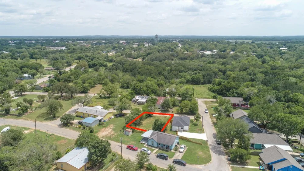 112 Field Street Luling, TX 78648