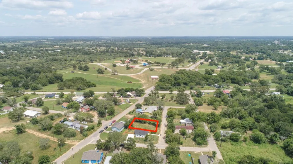 112 Field Street Luling, TX 78648