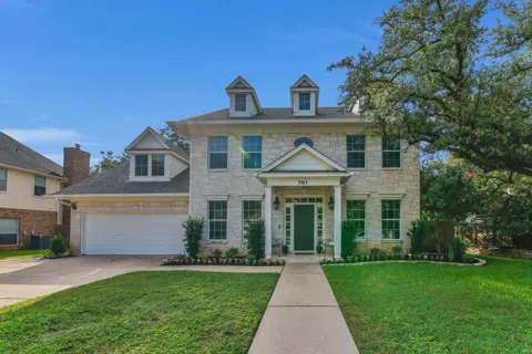701 Oaklands Drive