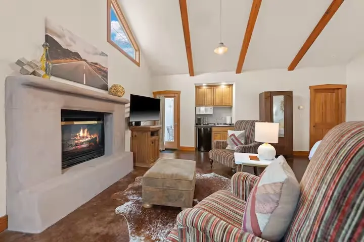 406 Cross Mountain Drive Fredericksburg, TX 78624
