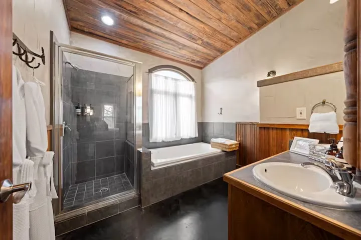 406 Cross Mountain Drive Fredericksburg, TX 78624