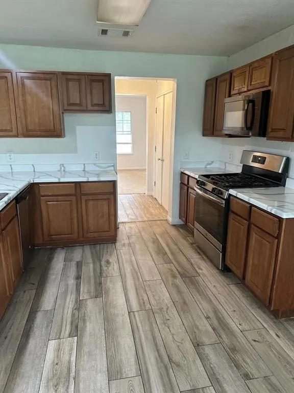 18312 Crestwind Lane Elgin, TX 78621