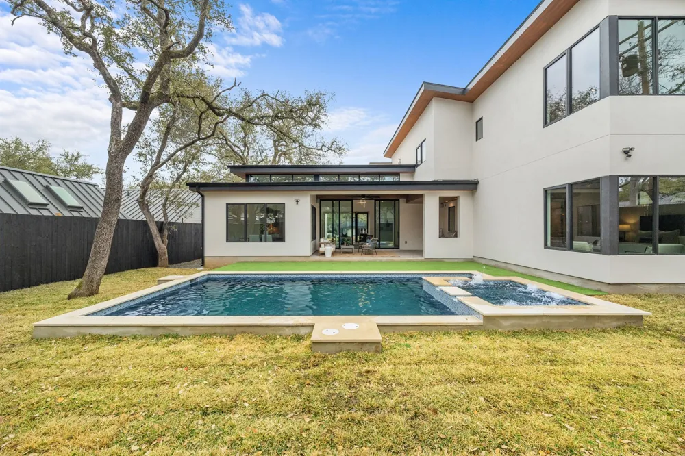 4216 Deepwoods Drive Austin, TX 78731
