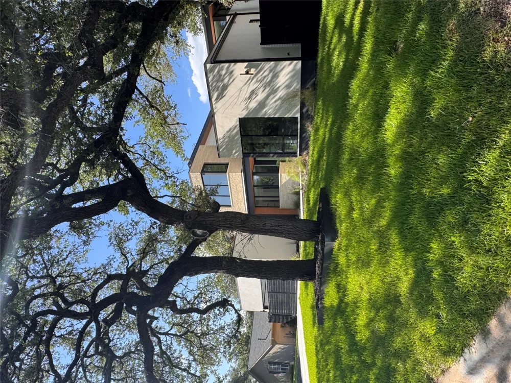 4216 Deepwoods Drive Austin, TX 78731