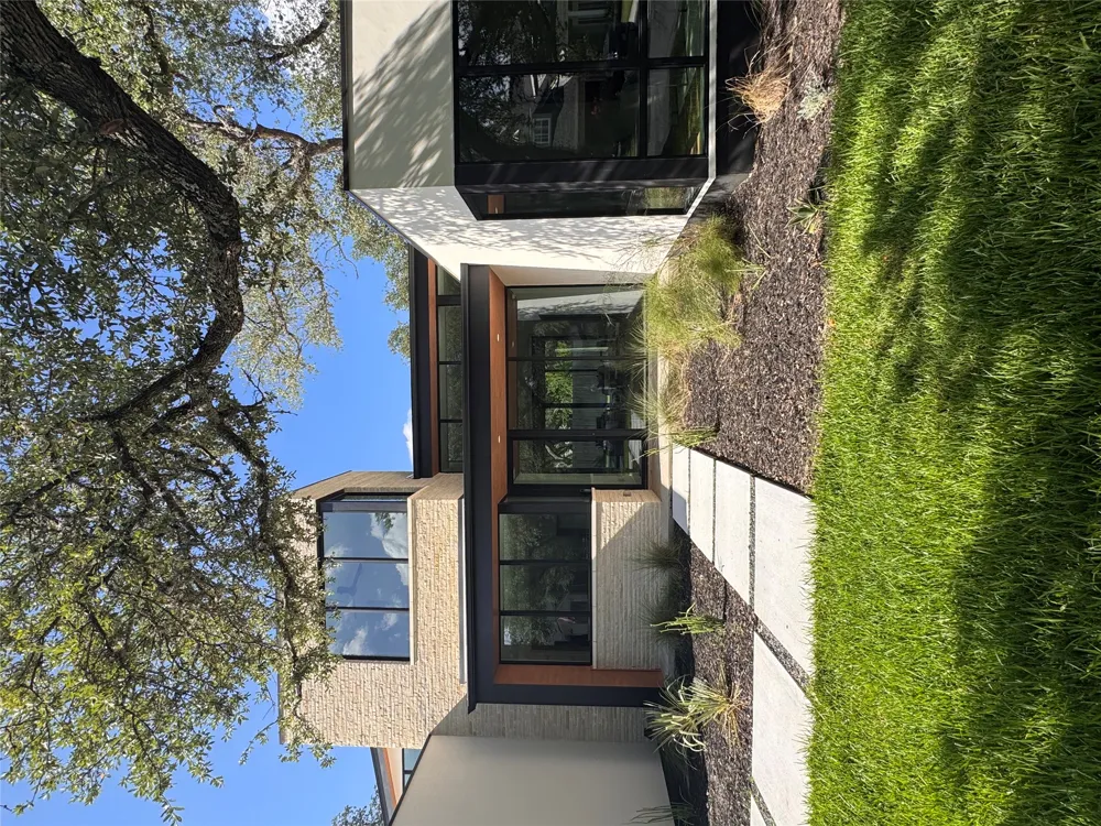 4216 Deepwoods Drive Austin, TX 78731