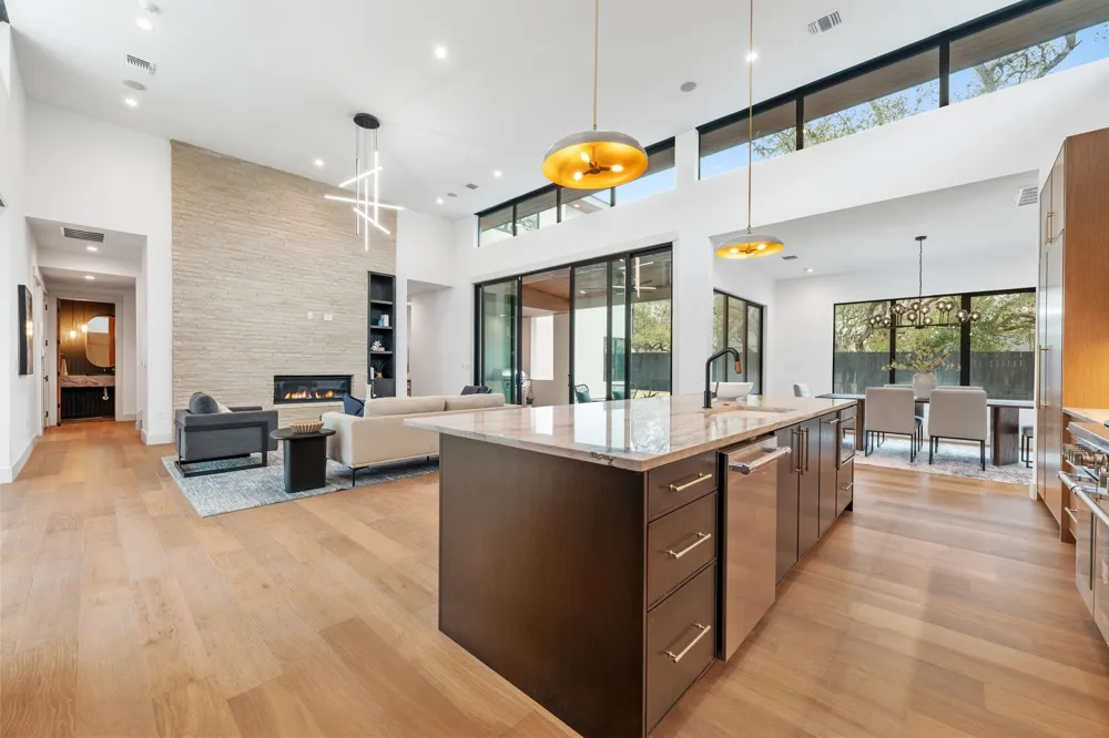 4216 Deepwoods Drive Austin, TX 78731
