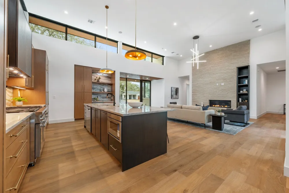 4216 Deepwoods Drive Austin, TX 78731