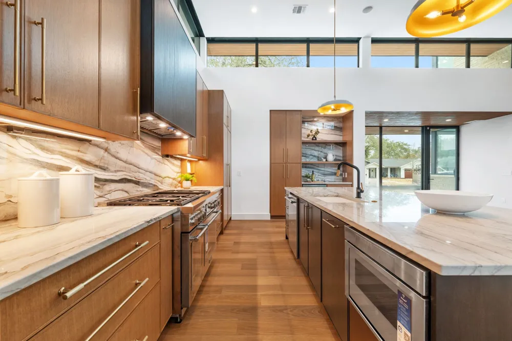 4216 Deepwoods Drive Austin, TX 78731